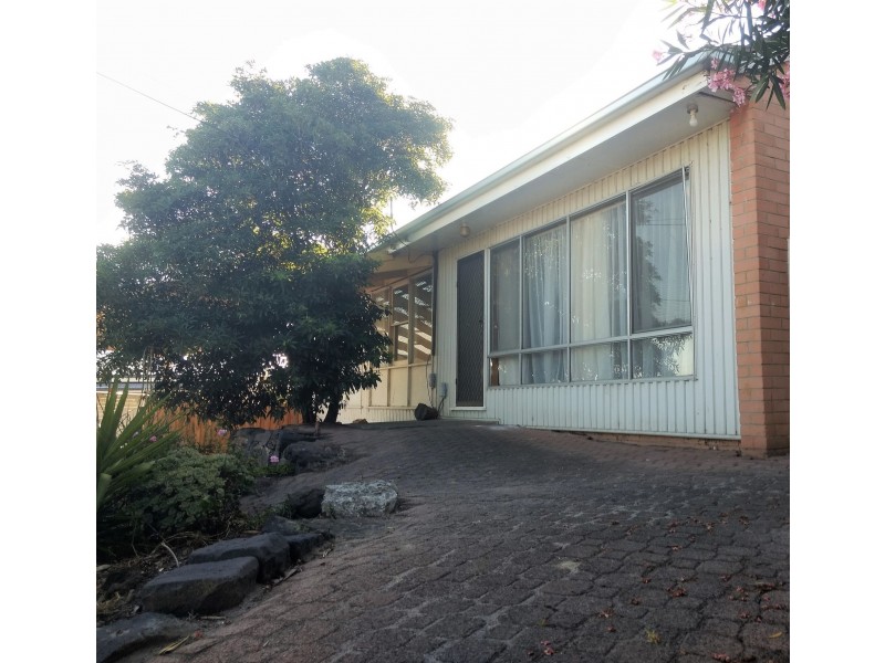 6 Bates Court, Jacana VIC 3047