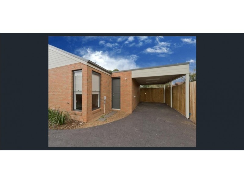 2/21 TOOLERN STREET, Melton South VIC 3338
