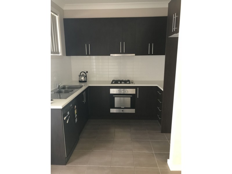 2/49 Melbourne Avenue, Glenroy VIC 3046