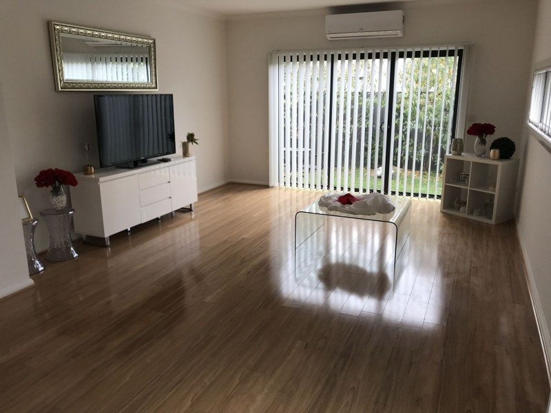 8 Woodgrove Street, Craigieburn VIC 3064