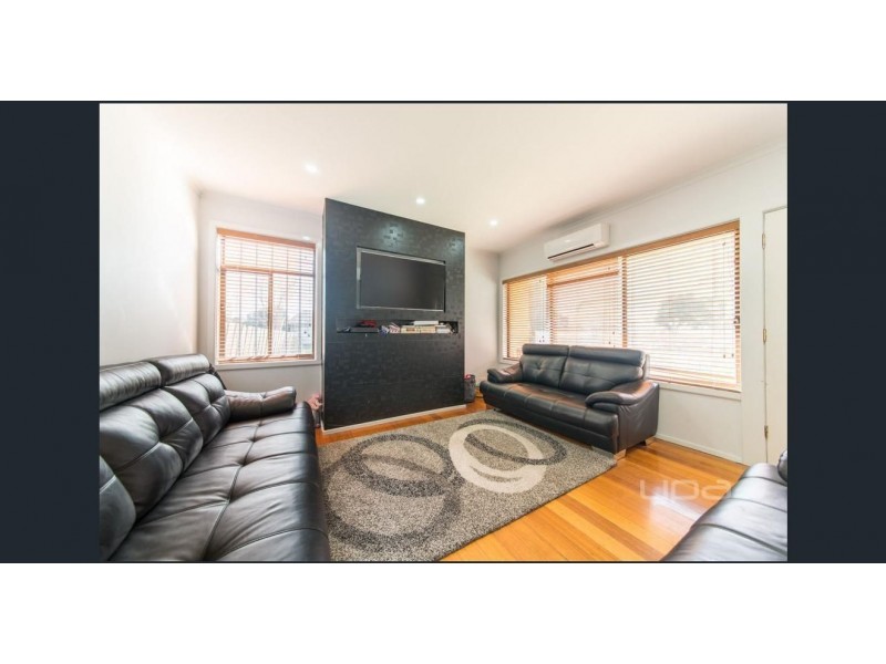 17 BOORT STREET, Dallas VIC 3047