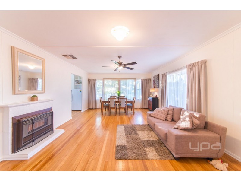 18 BOORT STREET, Dallas VIC 3047