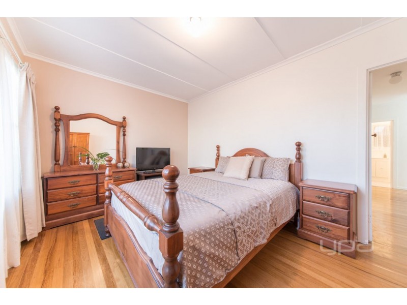 18 BOORT STREET, Dallas VIC 3047