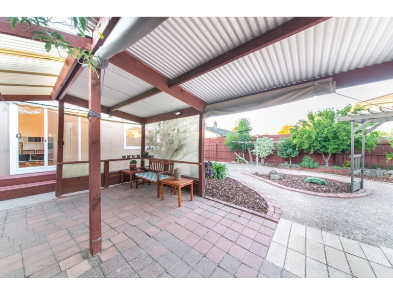 18 BOORT STREET, Dallas VIC 3047