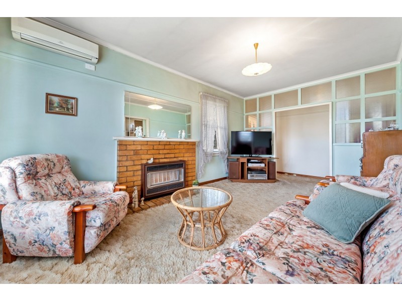 987 PASCOE VALE ROAD, Jacana VIC 3047
