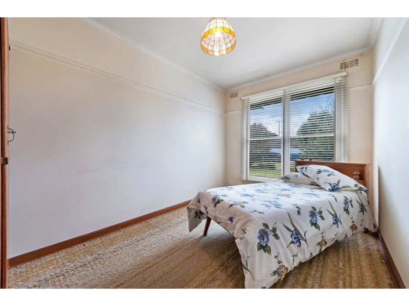 987 PASCOE VALE ROAD, Jacana VIC 3047