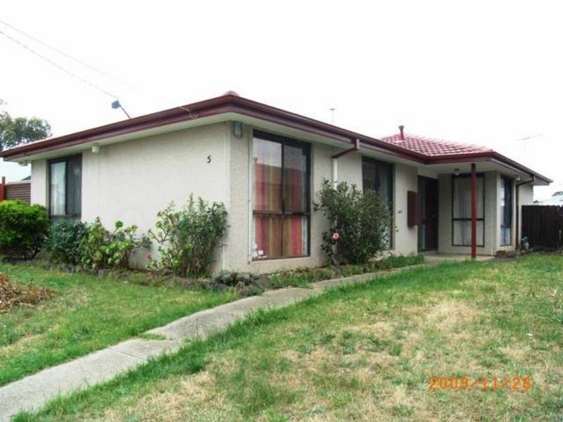 5 RockBank, Meadow Heights VIC 3048