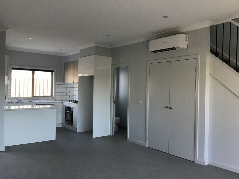 2/16 BEDFORD STREET, Hadfield VIC 3046