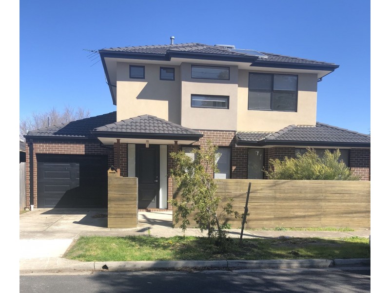 43 Emu Parade, Jacana VIC 3047