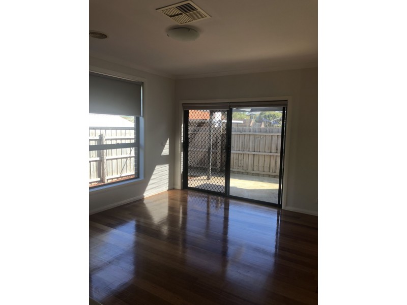 43 Emu Parade, Jacana VIC 3047