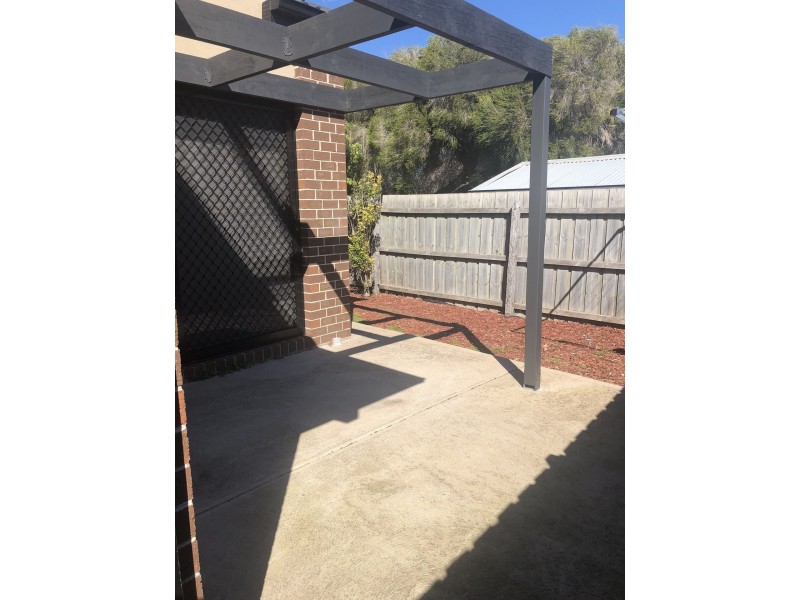 43 Emu Parade, Jacana VIC 3047