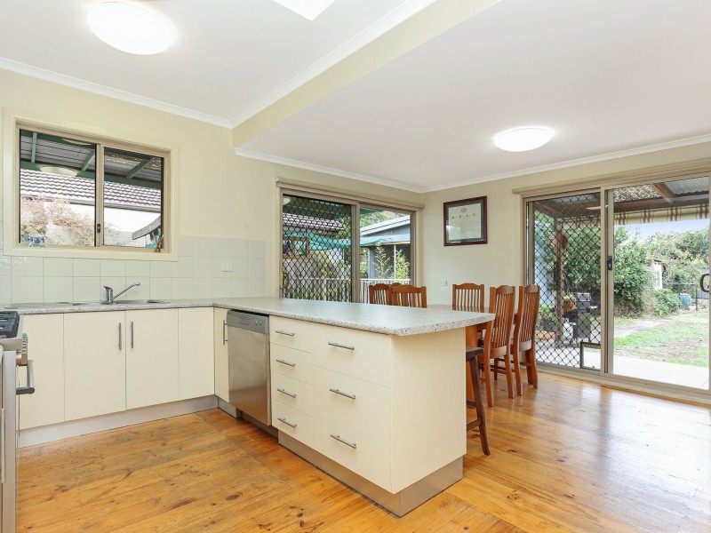 44 PLUMPTON AVE, Glenroy VIC 3046