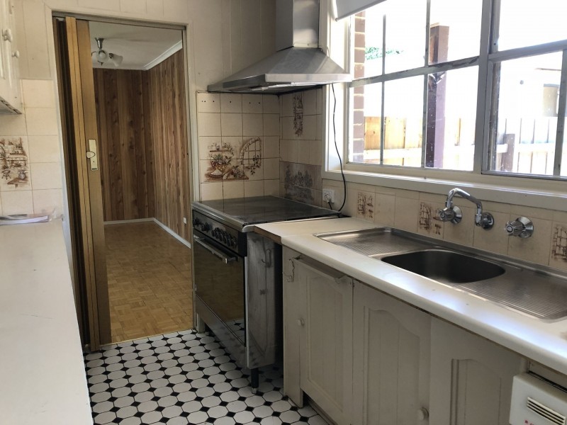 6 THORPDALE AVENUE, Coolaroo VIC 3048