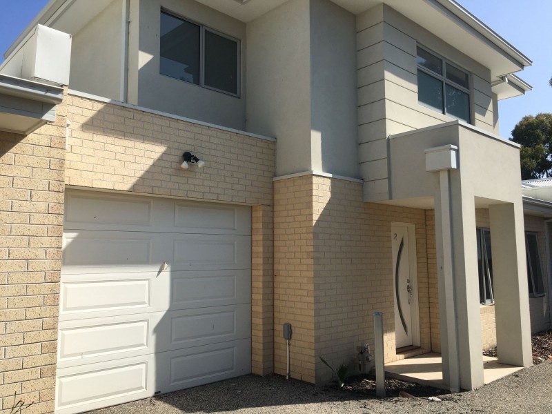2/44 Bindi Street, Glenroy VIC 3046