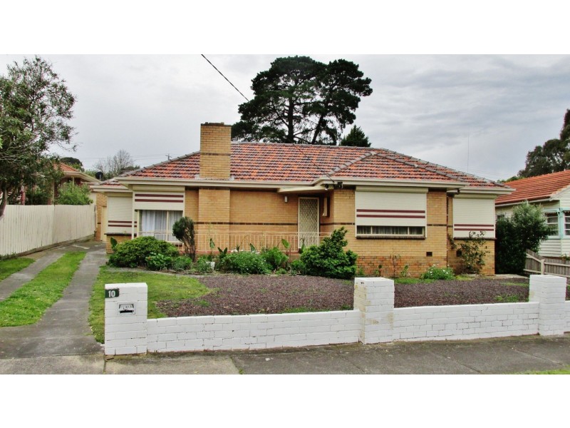 10 CHAPMAN AVENUE, Glenroy VIC 3046