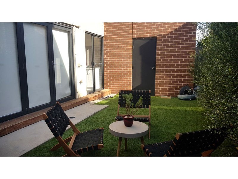 2/37 Valencia Street, Glenroy VIC 3046