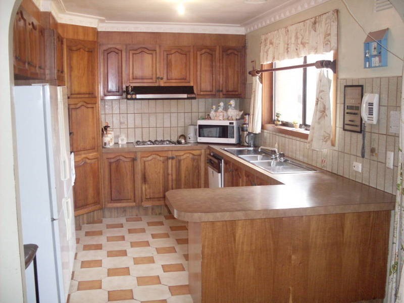 60 Orleans Road, Avondale Heights VIC 3034