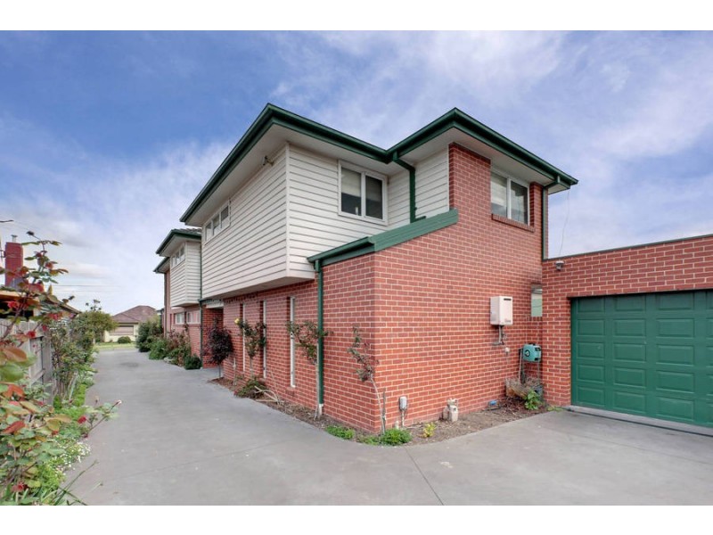 2/84 Hawker Street, Airport West VIC 3042