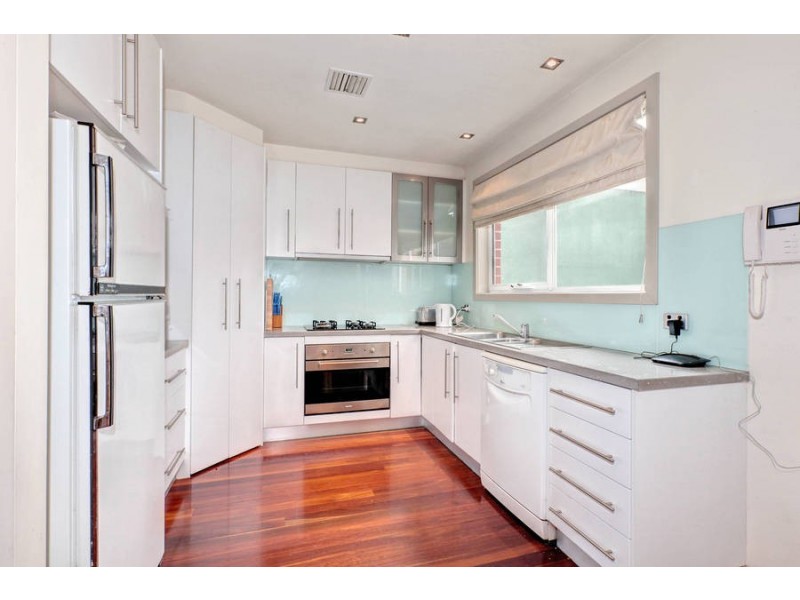 2/84 Hawker Street, Airport West VIC 3042