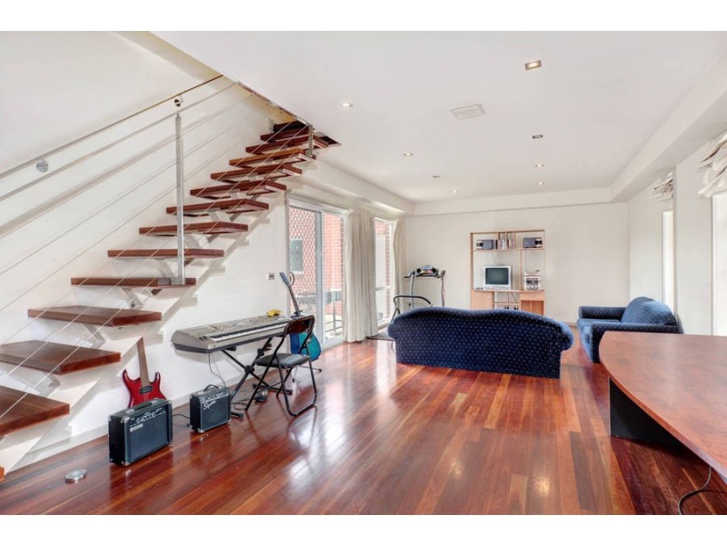 2/84 Hawker Street, Airport West VIC 3042