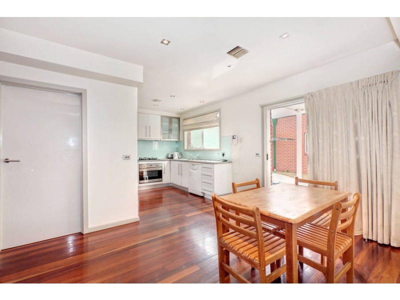 2/84 Hawker Street, Airport West VIC 3042