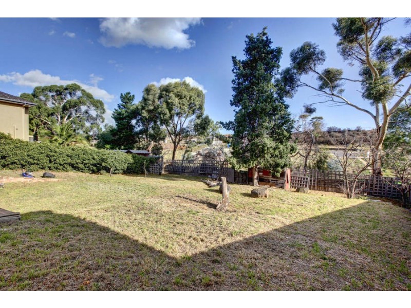 27B Hillside Grove, Airport West VIC 3042