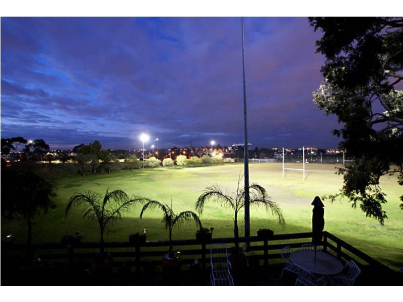 23 Smith Cr, Footscray VIC 3011