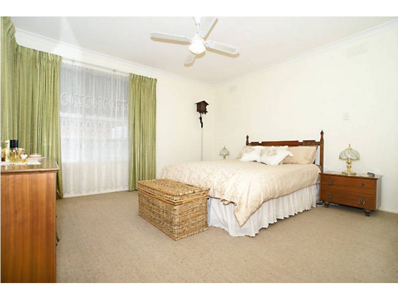 25 Patricia Street, Keilor East VIC 3033
