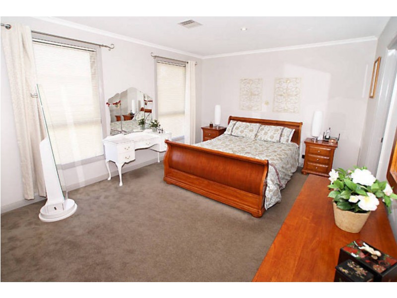 3/2A Snow Street, Keilor Park VIC 3042