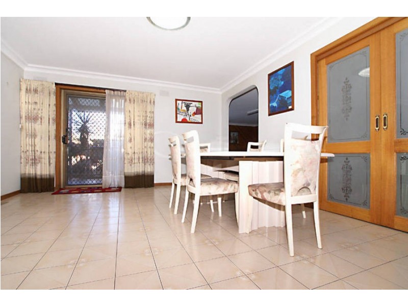 35 Templewood Cr, Avondale Heights VIC 3034