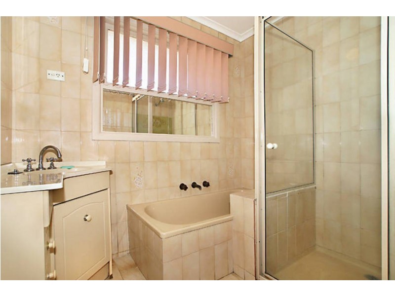 2 Woodbury Court, Avondale Heights VIC 3034