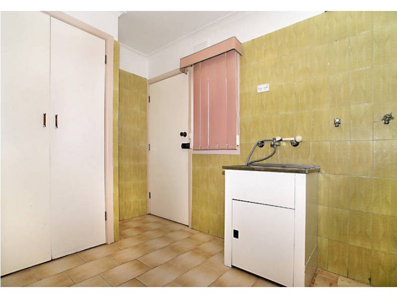 2 Woodbury Court, Avondale Heights VIC 3034