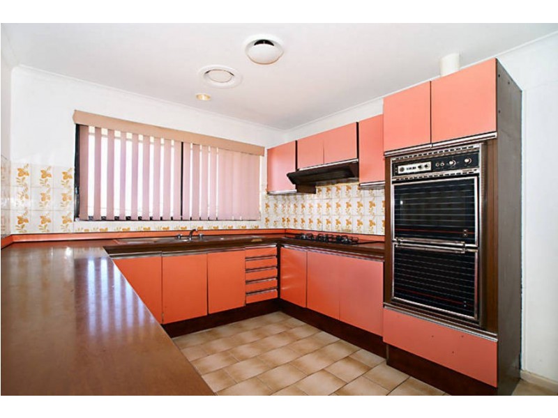 2 Woodbury Court, Avondale Heights VIC 3034