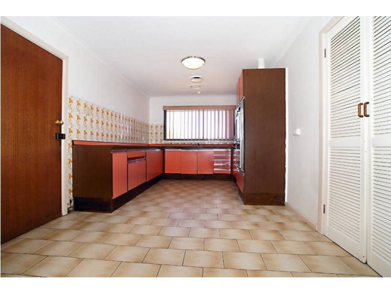 2 Woodbury Court, Avondale Heights VIC 3034
