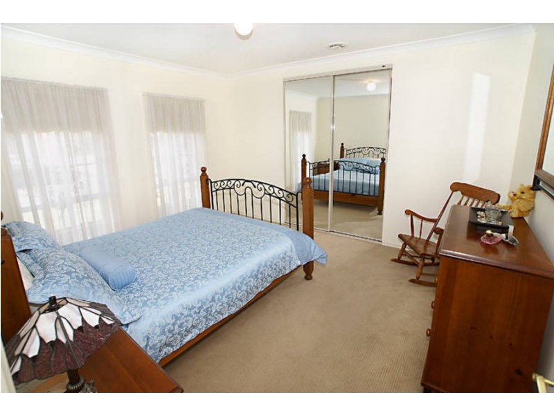 11 Overland Pl, Keilor East VIC 3033
