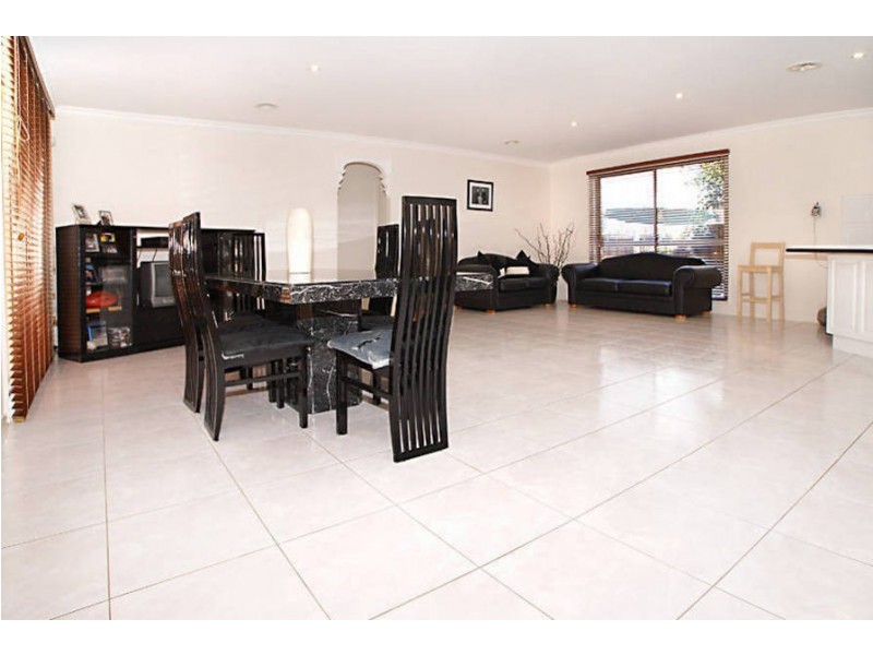 7 Yallop Crt, Keilor East VIC 3033