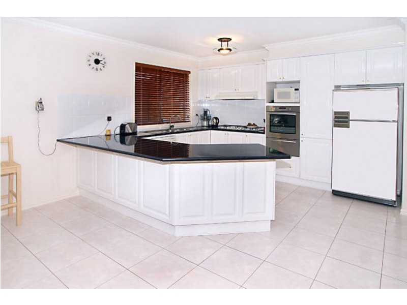 7 Yallop Crt, Keilor East VIC 3033