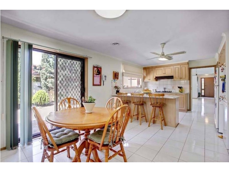 28 Benaud Close, Keilor East VIC 3033
