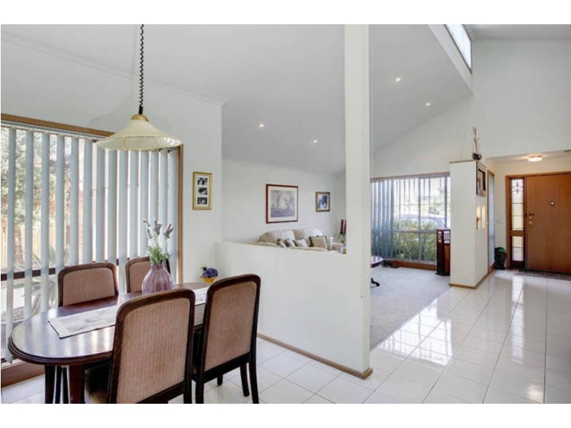 28 Benaud Close, Keilor East VIC 3033