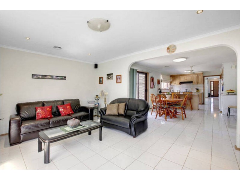 28 Benaud Close, Keilor East VIC 3033