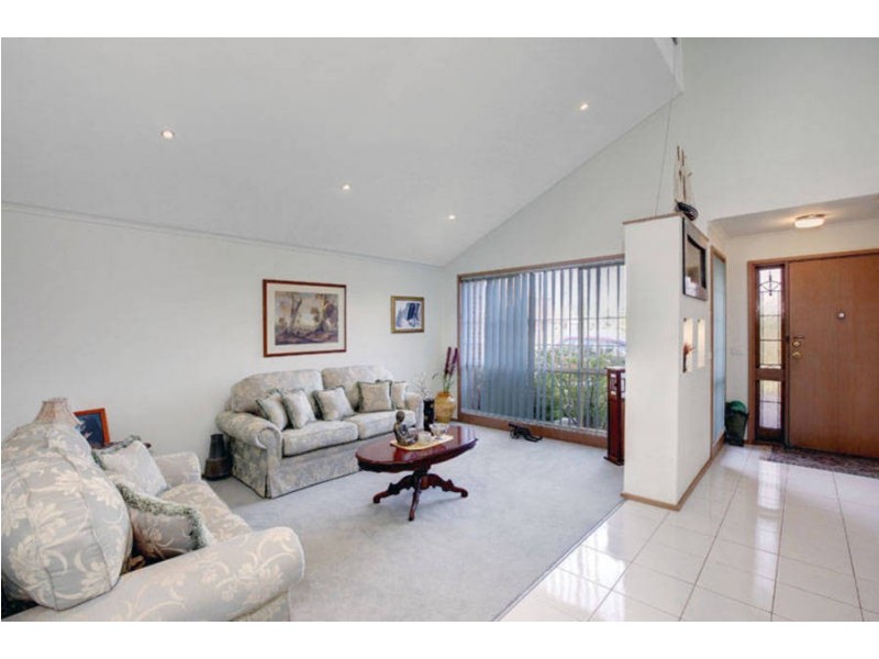 28 Benaud Close, Keilor East VIC 3033