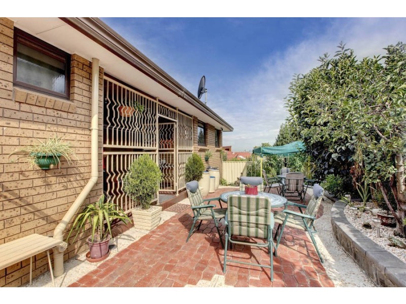 118 Riviera Road, Avondale Heights VIC 3034