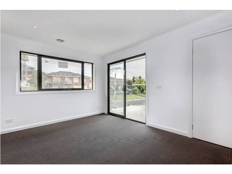 1/61 San Remo Drive, Avondale Heights VIC 3034