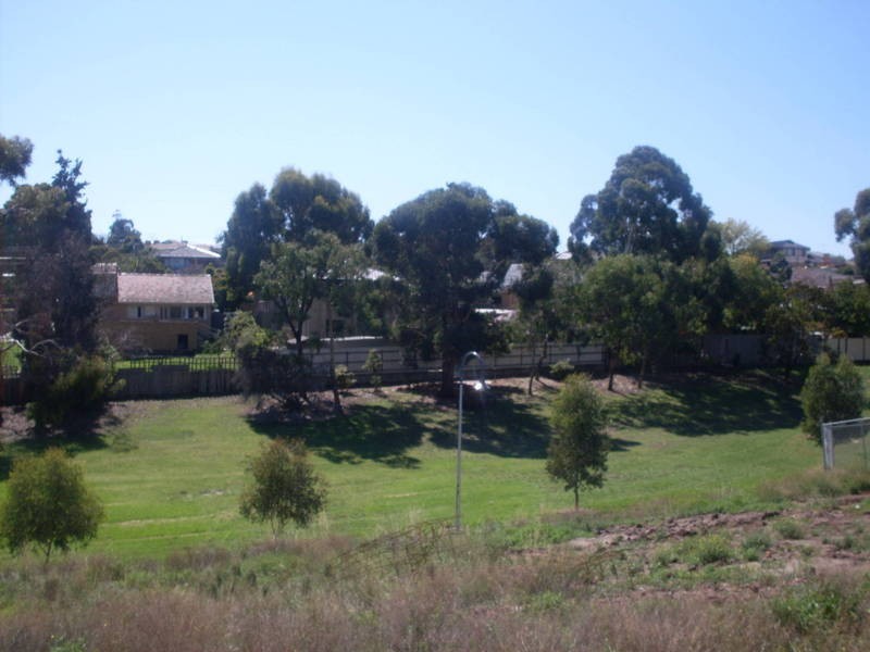 50 A Laurence Av, Airport West VIC 3042