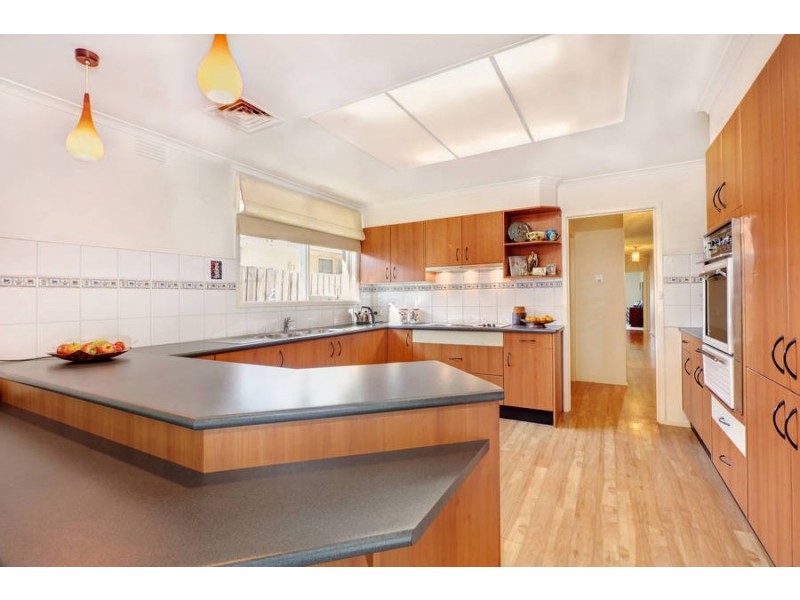 16 Cornwall Street, Avondale Heights VIC 3034