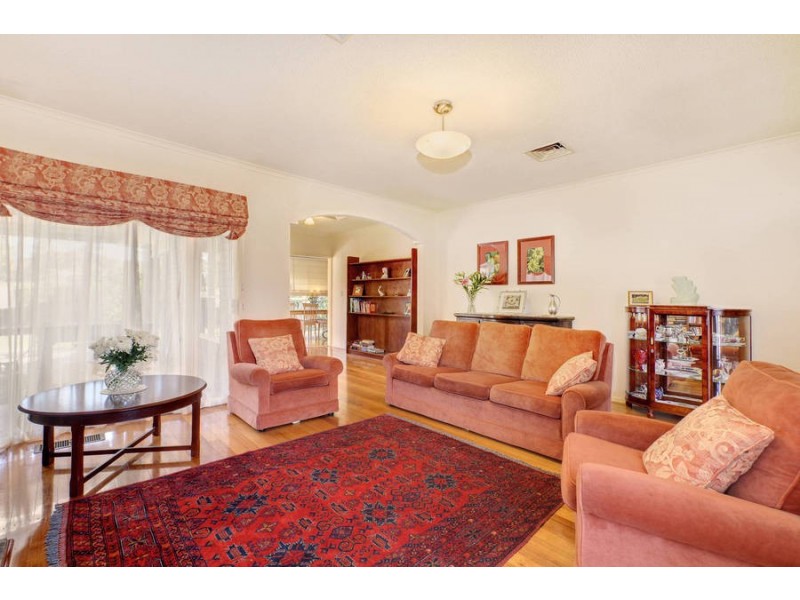 16 Cornwall Street, Avondale Heights VIC 3034