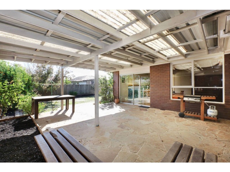 16 Cornwall Street, Avondale Heights VIC 3034