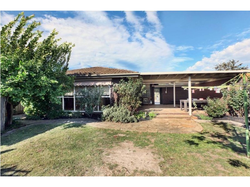 16 Cornwall Street, Avondale Heights VIC 3034