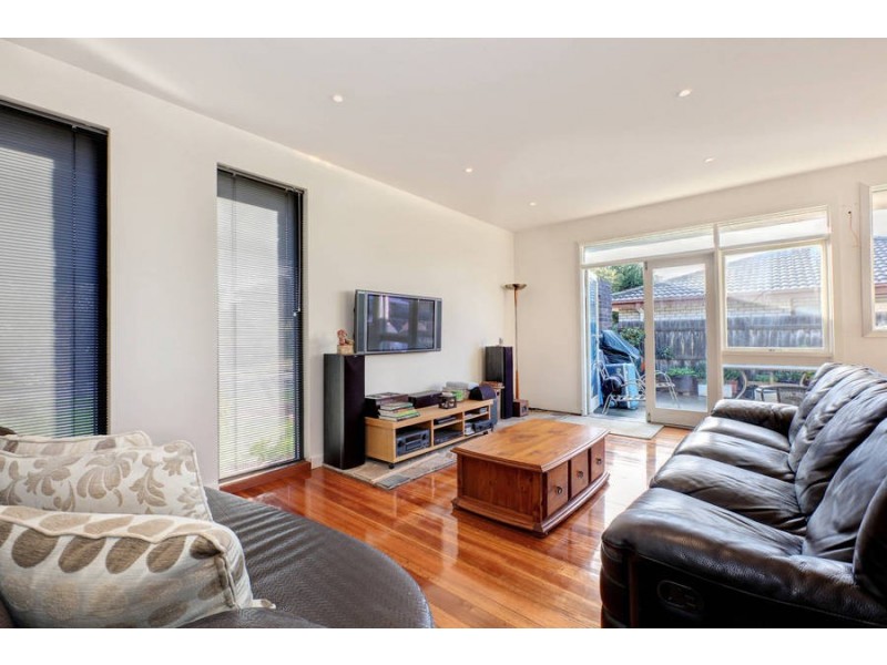 35 Lincoln Drive, Keilor East VIC 3033