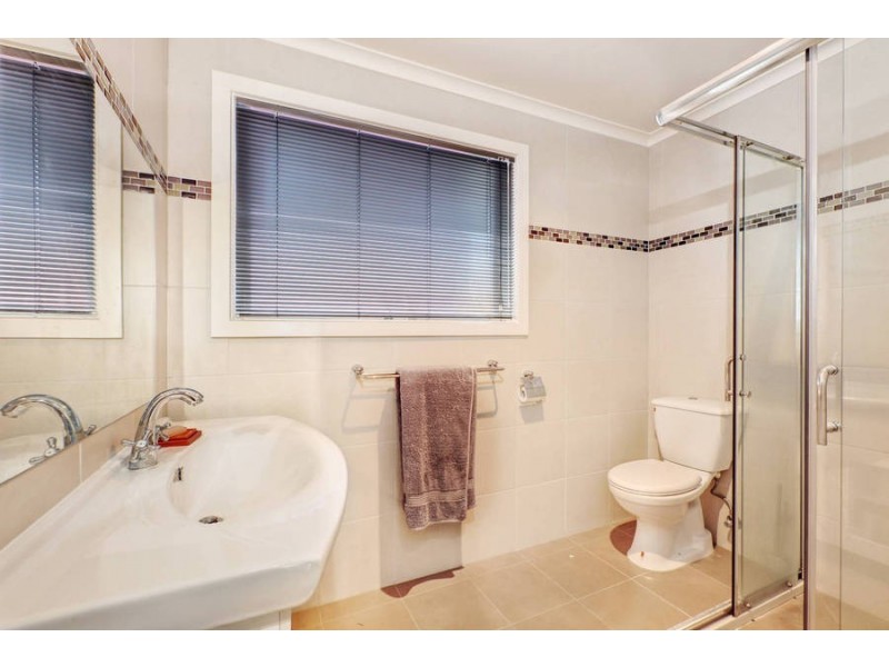 35 Lincoln Drive, Keilor East VIC 3033